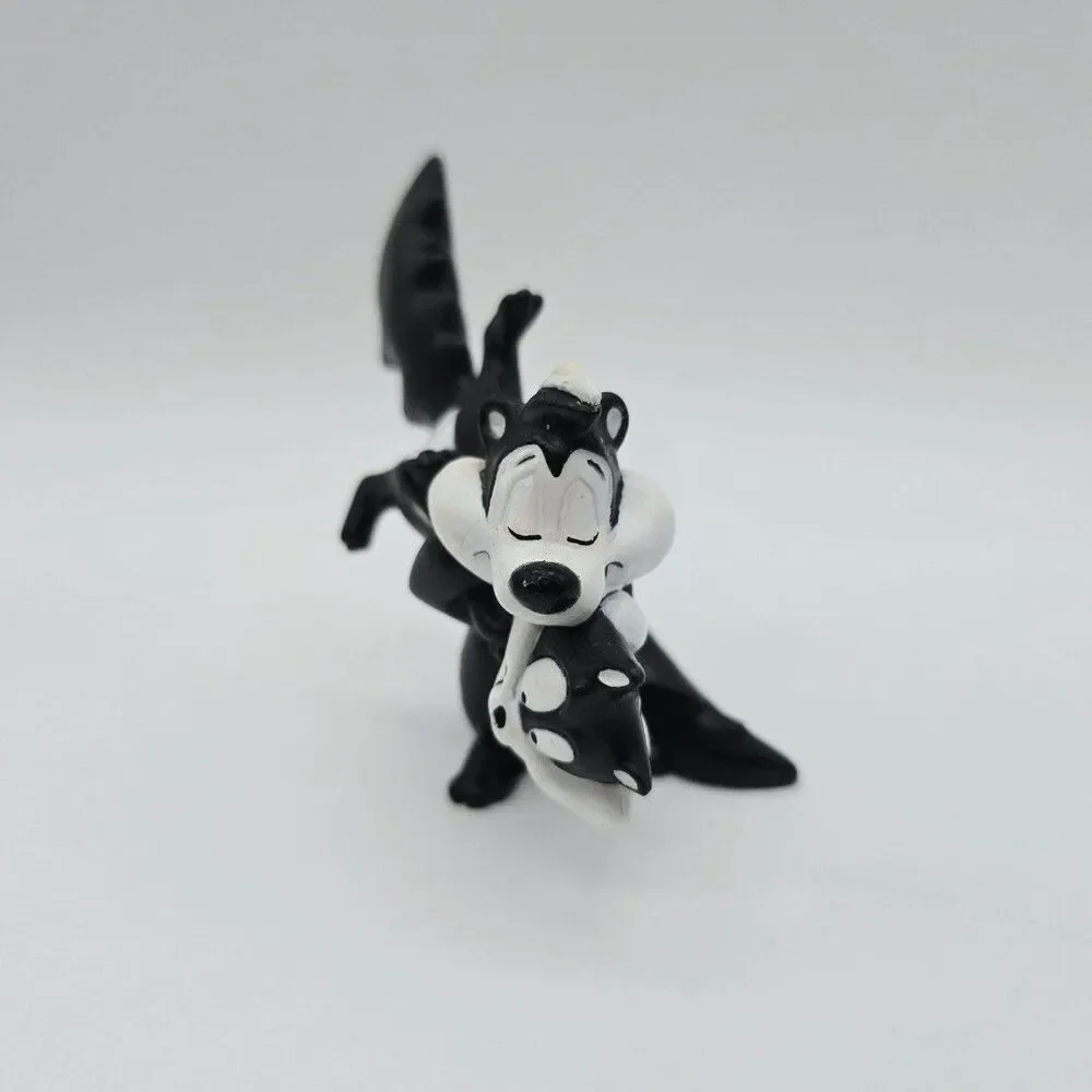 Vintage 1994 Warner Bros Looney Tunes Figures Pepé Le Pew & Penelope Pussycat